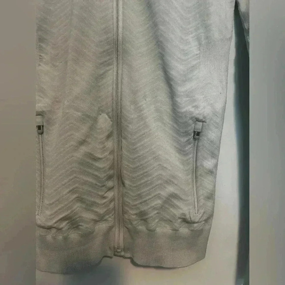 ATHLETA Novelty Light Gray Seamless Active Running Jacket Womens Small - Picture 2 of 4